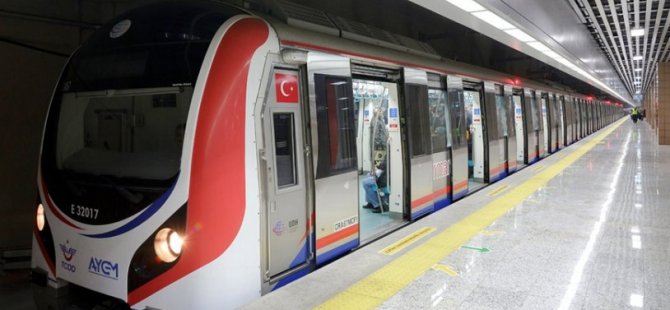 MARMARAY'DA ARIZA: YOLCULAR TEPKİ GÖSTERDİ