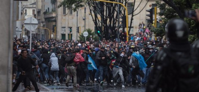 PROTESTO GÖSTERİLERİ KOLOMBİYA'YA SIÇRADI