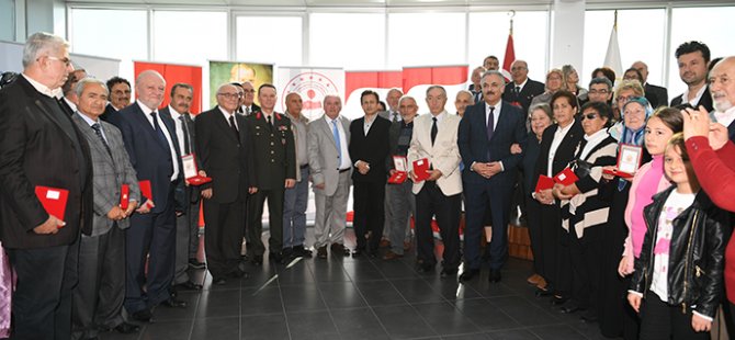 BAŞKAN ŞADİ YAZICI'DAN TARİH YAZAN KIBRIS GAZİLERİNE MADALYA TÖRENİ