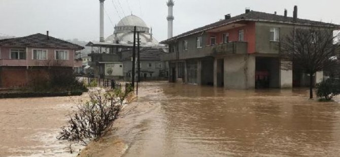 SAKARYA'NIN İLÇELERİNDE SEL BASKINI