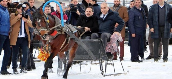 ERZURUM'DA GARİP OLAY! BELEDİYE BAŞKANI VE İL TARIM  MÜDÜRÜNÜ AT KAÇIRDI