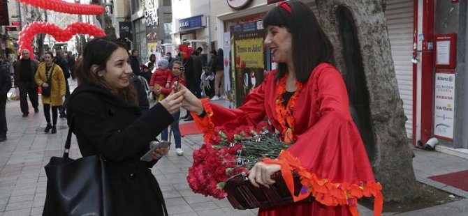 KARTAL'DA SEVGİLİLER GÜNÜ COŞKUSU