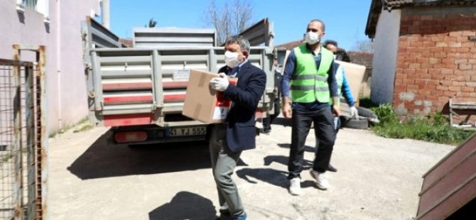 DİLOVA BELEDİYE BAŞKANI'NDAN ÖRNEK DAVRANIŞ;PATATES SOĞAN DAĞITTI