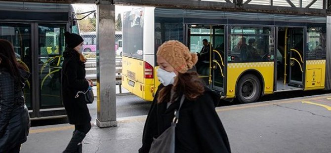 İBB'DEN 11 MAYIS UYARISI; ZORUNLU OLMADIKÇA TOPLU TAŞIMAYA BİNMEYİN