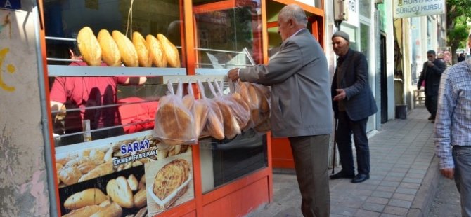 ASKIDA EKMEK TARTIŞMASINA BAHÇELİ'DEN YANIT;''MAYALARI LEKELİ SİCİLLERİ BOZUK''