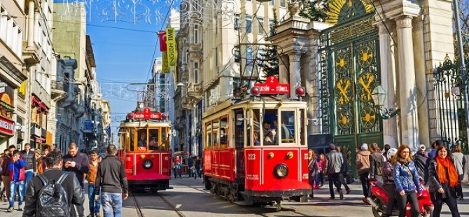 KORANAVİRÜS TEDBİRLERİ GENİŞLİYOR;İSTİKLAL CADDESİ'NE GİRİŞLER KISITLANDI