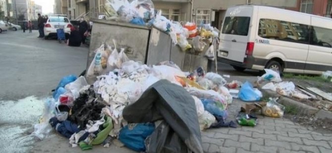 MALTEPE'DE HALK SAĞLIĞINI TEHDİT EDEN GÖRÜNTÜLER ÇÖPLER YERLERE SAÇILDI