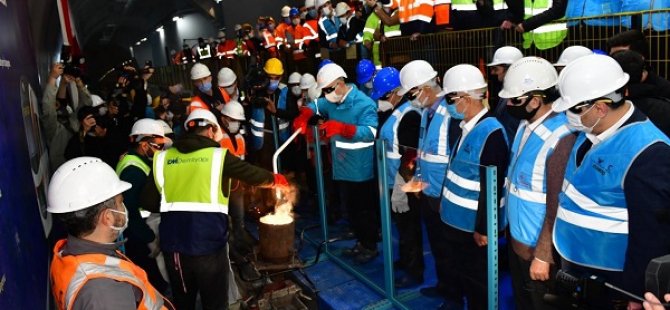 BAKAN  KARAİSMAİLOĞLU SABİHA GÖKÇEN HAVALİMANI METRO HATTININ STARTINI VERDİ