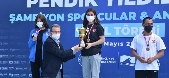 BAŞKAN AHMET CİN OKÇULUK TURNUVASINDA DERECEYE GİREN SPORCULARA ÖDÜLLERİNİ VERDİ