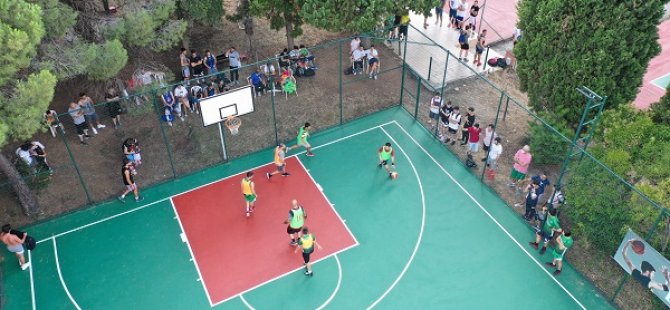 TUZLA’DA DÜZENLENEN BASKETBOL TURNUVASI RENKLİ ANLARA SAHNE OLDU