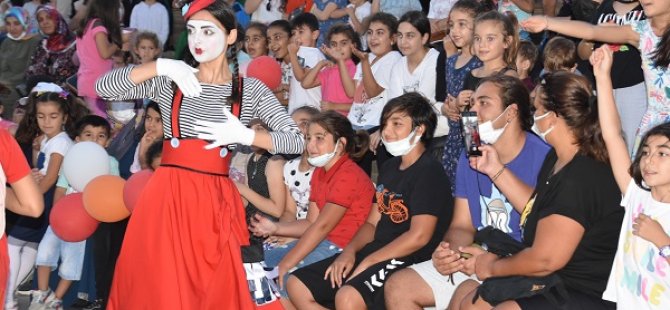 PENDİK MİLLET BAHÇESİ'NDE ÇOCUKLARA MASAL TADINDA EĞLENCE