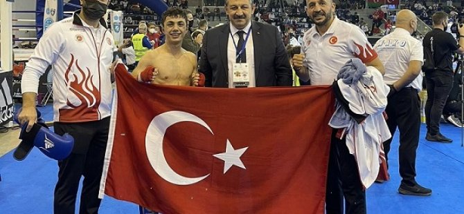 SANCAKTEPE'NİN ALTIN ÇOCUĞU SAMET DÜNYA ŞAMPİYONU OLDU