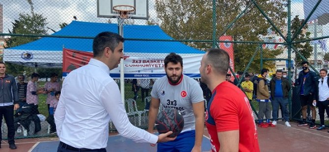 KARTAL'DA CUMHURİYET KUPASI BASKETBOL TURNUVASI DÜZENLENDİ