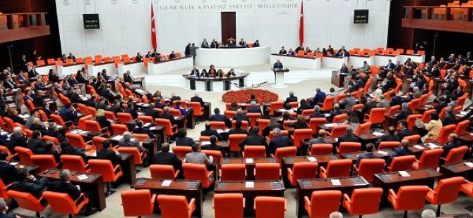 EMEKLİLERİN MAAŞLARININ ASGARİ ÜCRET SEVİYESİNE ÇIKARTILMASI TEKLİFİ AK PARTİ'DEN RED