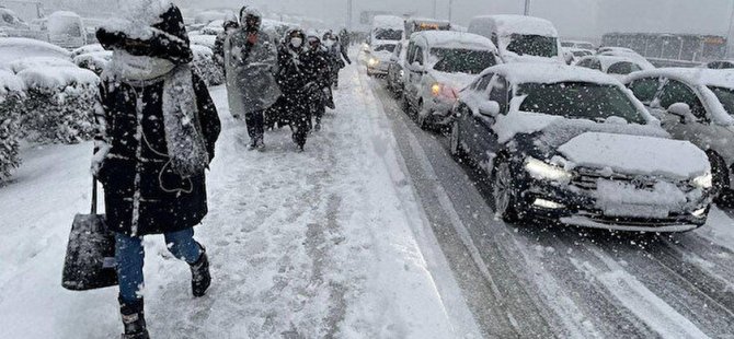 METEOROLOJİ'DEN İSTANBUL İÇİN YENİ KAR YAĞIŞI UYARISI