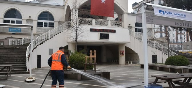 PENDİK'TE TÜM CAMİLER GÜL SUYU İLE YIKANARAK TEMİZLENDİ