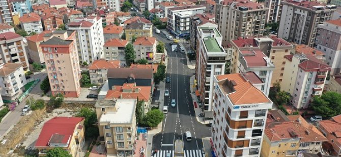 1.5 KM'LİK UZUNLUĞA SAHİP SÜREYYAPAŞA CADDESİ ASFALTLANDI