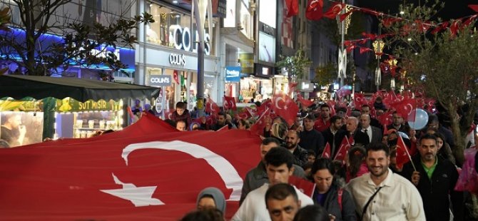 ÜMRANİYE'DE CUMHURİYET BAYRAMI FENER ALAYI'YLA ZİRVEYE TAŞINDI