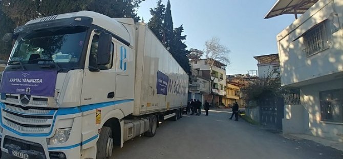 KARTAL BELEDİYESİ'NİN 60'IN ÜZERİNDE YARDIM TIRI DEPREM BÖLGESİNE ULAŞTI