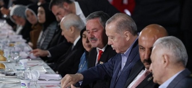 CUMHURBAŞKANI  ERDOĞAN  HATAY'DA DEPREMZEDELERLE İFTAR SOFRASINDA BULUŞTU