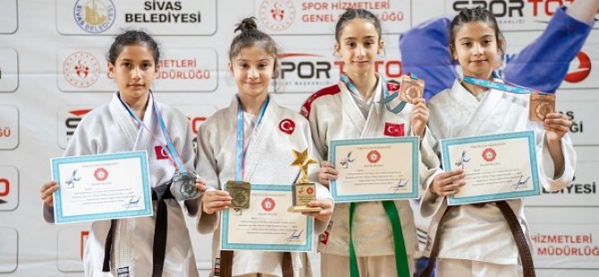 ÜMRANİYE BELEDİYESİ SPORCUSU JUDO ŞAMPİYONASINDA BİRİNCİ OLDU