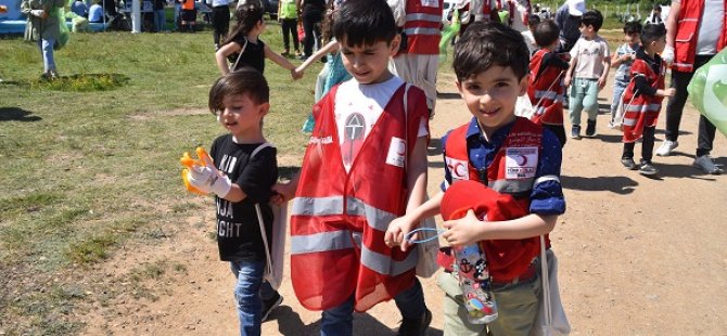 PENDİKLİ ÖĞRENCİLERDEN DÜNYA ÇEVRE GÜNÜ FARKINDALIĞI