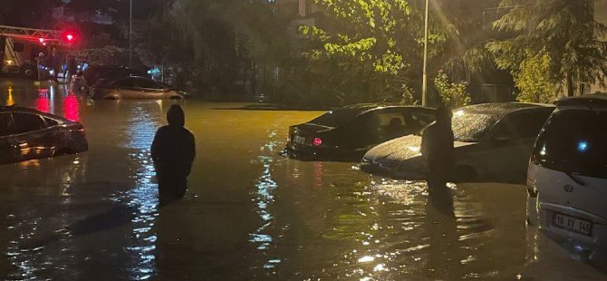 İSTANBUL'DA SEL FELAKETİ; 2 KİŞİ HAYATINI  KAYBETTİ