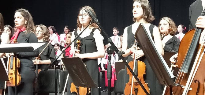 KARTAL BELEDİYESİ GENÇLİK SENFONİ ORKESTRASI'NDAN CUMHURİYET'İN 100. YILINDA MUHTEŞEM KONSER