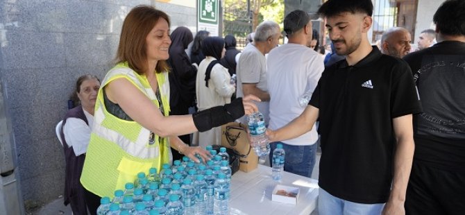 KARTAL BELEDİYESİ YKS'YE GİREN ÖĞRENCİLERİ YALNIZ BIRAKMADI