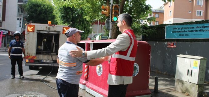 BAŞKAN GÖKHAN YÜKSEL TOPSELVİ CADDESİ'NDE TEMİZLİK ÇALIŞMALARINA KATILDI