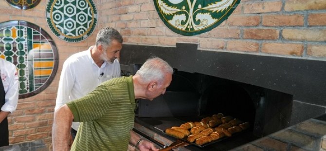 ÜMRANİYE BELEDİYESİ’NDEN ÖZEL BİR LEZZET: TAŞ FIRINDA SİMİT