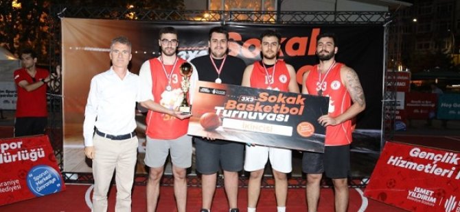 ÜMRANİYE'DE SOKAK BASKETBOL TURNUVASI’NDA KAZANANLAR BELLİ OLDU