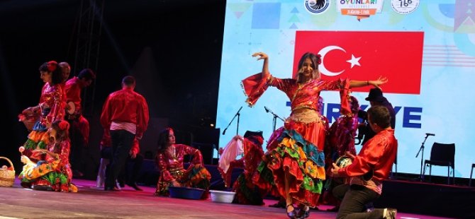 KARTAL BELEDİYESİ ULUSLARARASI HALK OYUNLARI FESTİVALİ GÖRKEMİYLE BAŞLADI