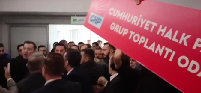 ESENYURT BELEDİYESİ ÖNÜNDE GERGİNLİK; CHP GRUBU İÇERİ ALINMADI