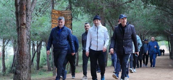 BAŞKAN AHMET CİN'DEN  PENDİK KORUSU'NDA SABAH SPORU