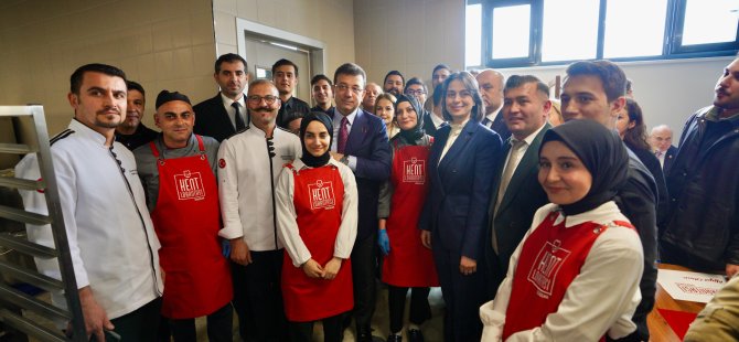 ÜSKÜDAR BELEDİYESİ’NİN AÇTIĞI KENT LOKANTASI’NIN İLK YEMEKLERİNİ DAĞITTI