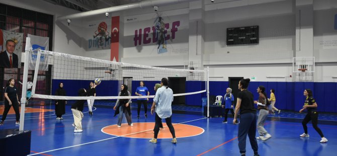 PENDİK BELEDİYESİNDEN VOLEYBOLSEVERLERE ÜCRETSİZ SPOR ETKİNLİĞİ