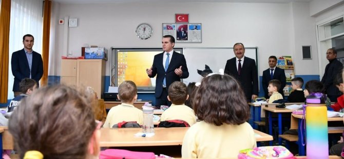 PENDİK KAYMAKAMI MEHMET YILDIZ ÖĞRENCİLERLE BULUŞMAYA DEVAM EDİYOR