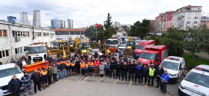 KARTAL BELEDİYESİ KAR NÖBETİNDE;347 PERSONEL VE 74 ARAÇ GÖREV BAŞINDA