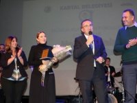 ZUHAL OLCAY'DAN KARTAL'DA MUHTEŞEM KONSER