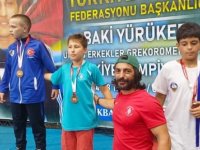 ÜMRANİYE’NİN GÜREŞ YILDIZLARI’NDAN ÇİFTE BAŞARI