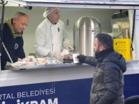 KARTAL BELEDİYESİ'NDEN SOĞUK KIŞ GÜNLERİNDE VATANDAŞLARA SICAK DESTEK